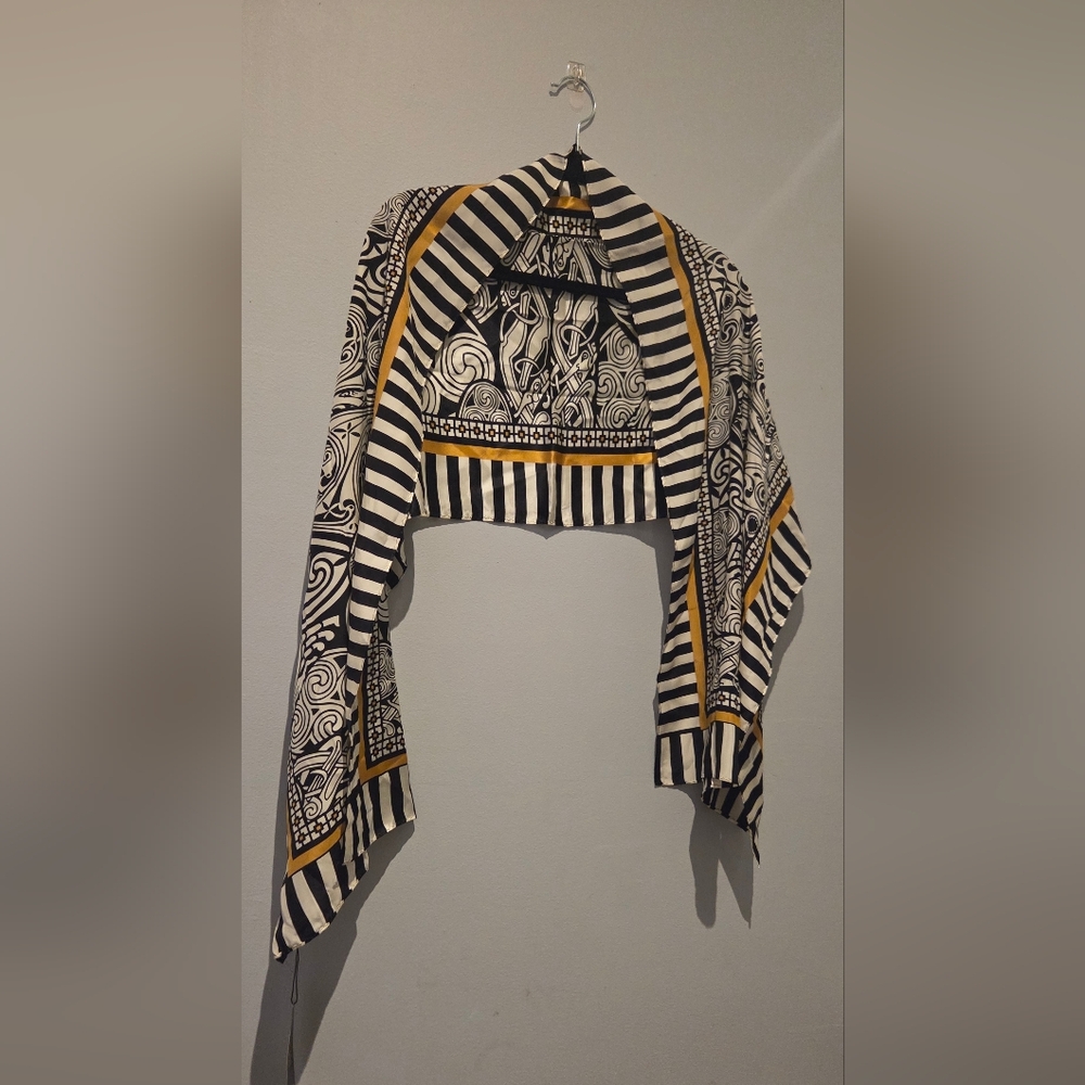 NWT Patrick Francis Designs Womens Celtic Irish Silk Scraf - Black, White, Gold